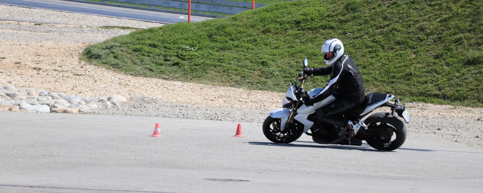 Cours moto route: vendredi 10 avril