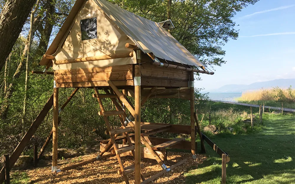 Bivouac TCS Camping Gampelen Lac de Neuchâtel