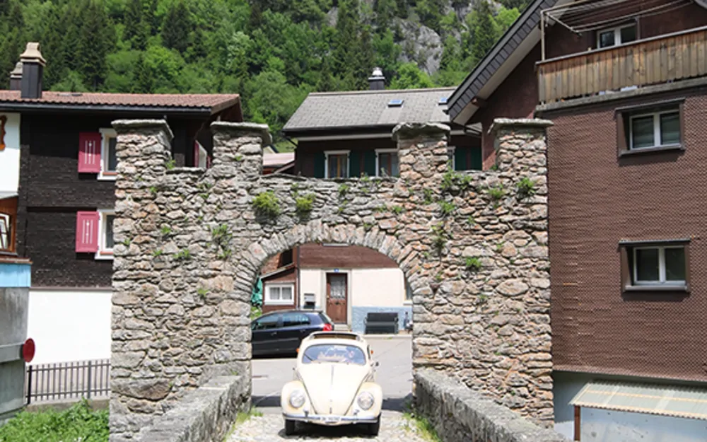 «Es gibt immer eine noch ältere Strasse. Brücke im Hospental.»