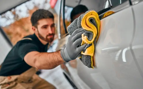 Nettoyage automobile et lavage châssis-moteur