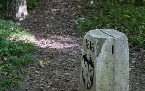 Sorties des bornes à Jussy - Découvrez l'histoire des frontières avec le TCS