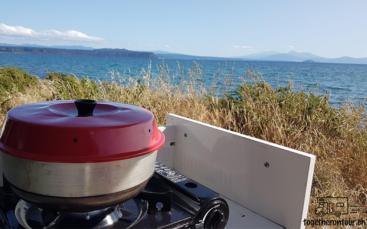 OMNIA - Four de Camping Kit avec moule en silicone et grille de cuisson, Cuisine de Camping