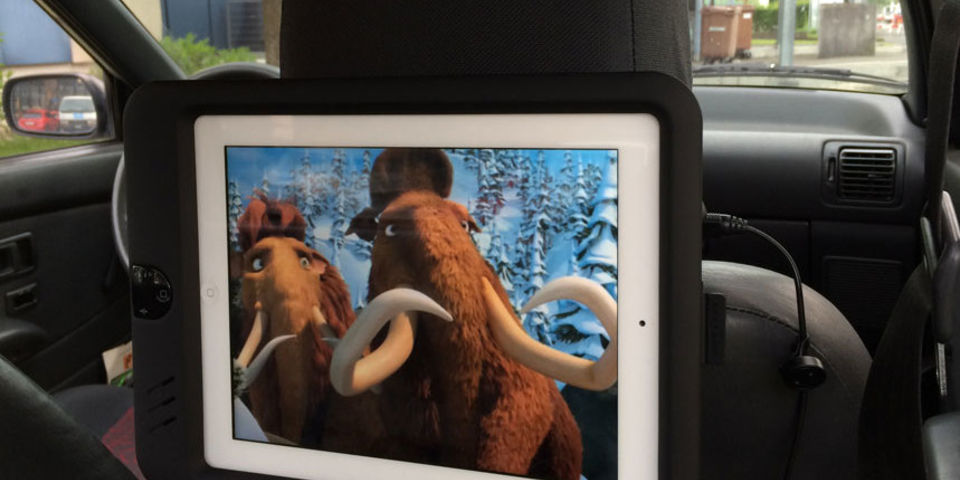 iPad & Co.: Tablet-Halterungen für den Rücksitz im Auto