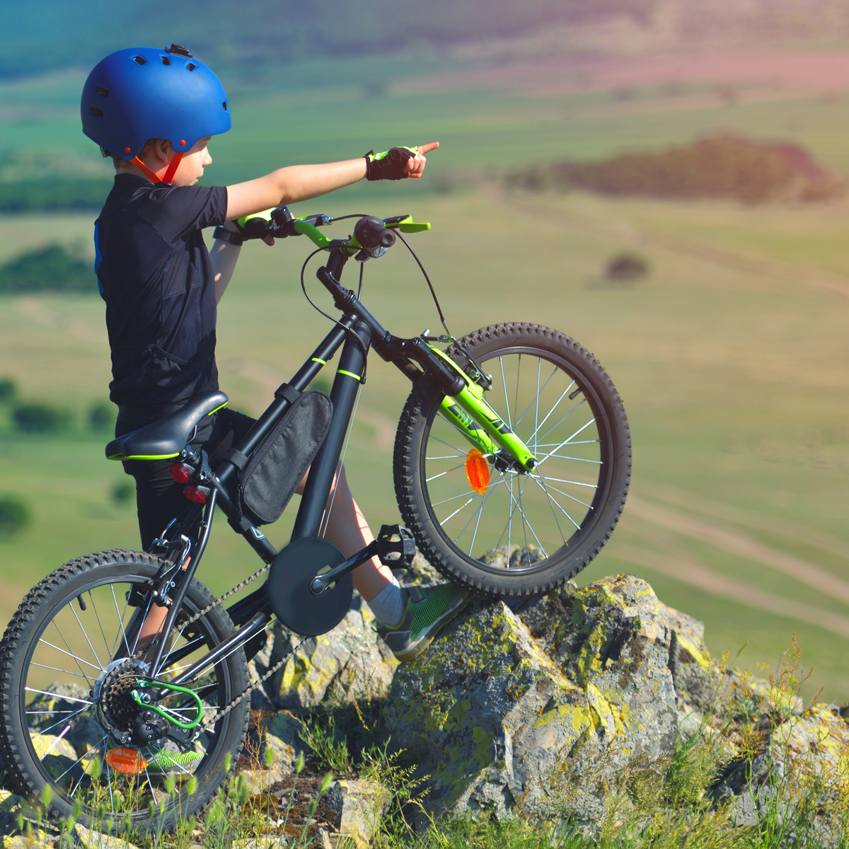 bicicletta avizzera casco obbligatorio