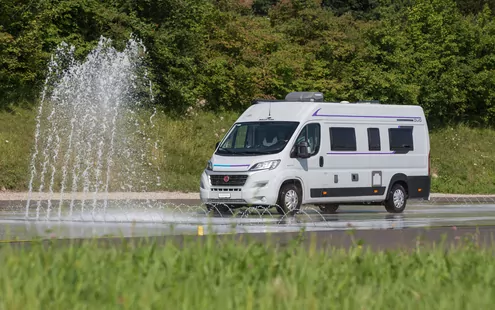 Véhicule utilitaire / camping-car basic