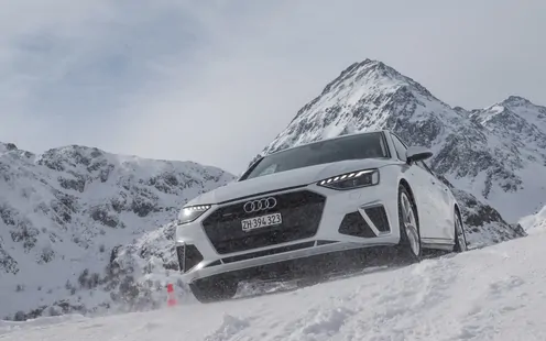 Auto: corso di base su neve e ghiaccio per maestri conducenti