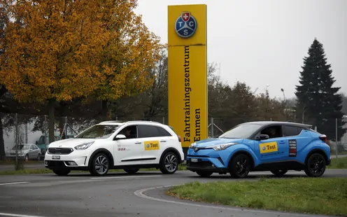 Der TCS testet zwei Benzin-Hybride