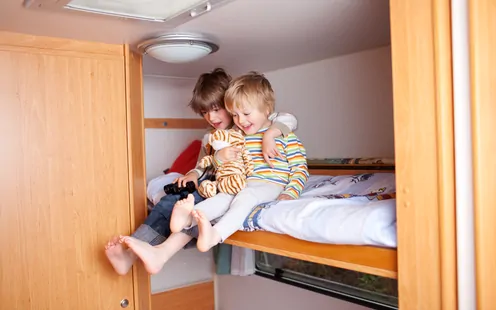 Camper per famiglie: qual è il più adatto per i seggiolini?