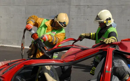 Schede di soccorso dei produttori d'auto