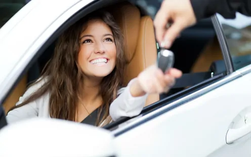 Come viaggiare in sicurezza e in tutta tranquillità con l’auto a noleggio