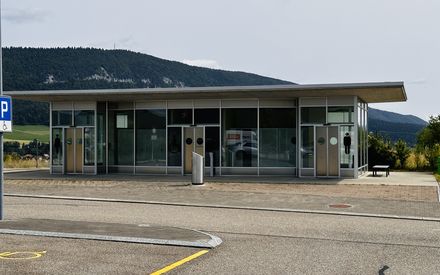 Edificio WC dell'area di servizio autostradale Reconvilier
