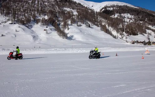 Sind im Winter Winterreifen für Roller sicherer? 