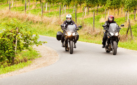 Obligatorische Ausrüstung fürs Motorrad im Ausland - TCS Schweiz